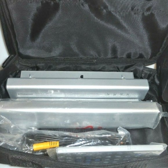2x New Polaroid DVD Player BATTERY BT-0850 Polaroid DVD Remote RC-30 & Bag - Picture 3 of 8